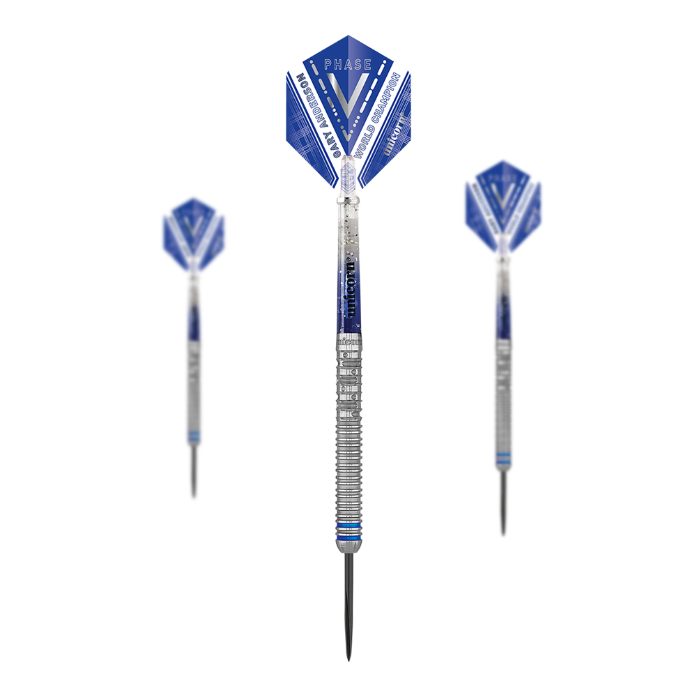 Das Bild zeigt drei Steeldarts des Modells "Unicorn W.C. Gary Anderson Phase 5". Die Darts haben blaue Flights und silberne Griffe mit eingraviertem Muster.